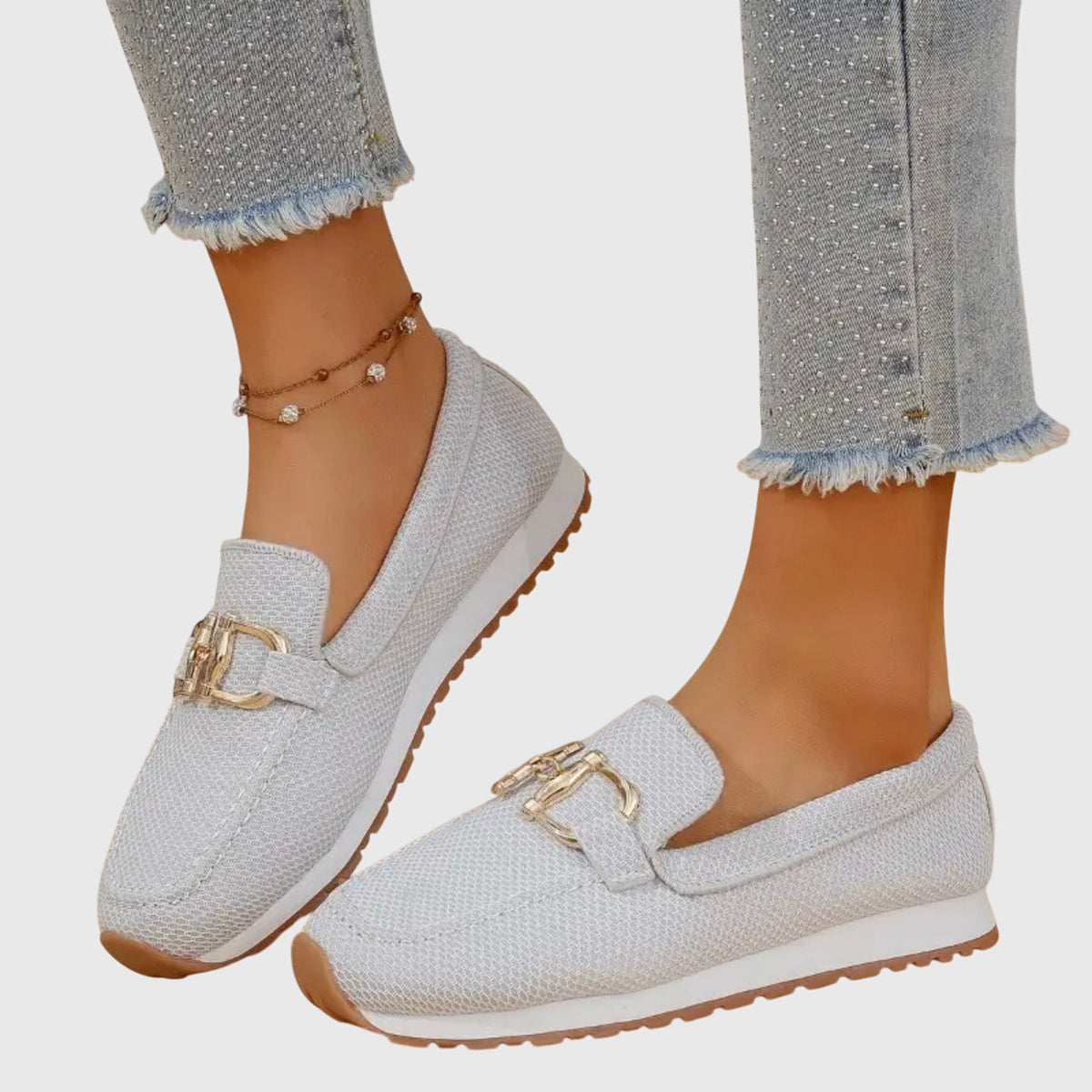 Damskie wsuwane sneakersy z metalową klamrą